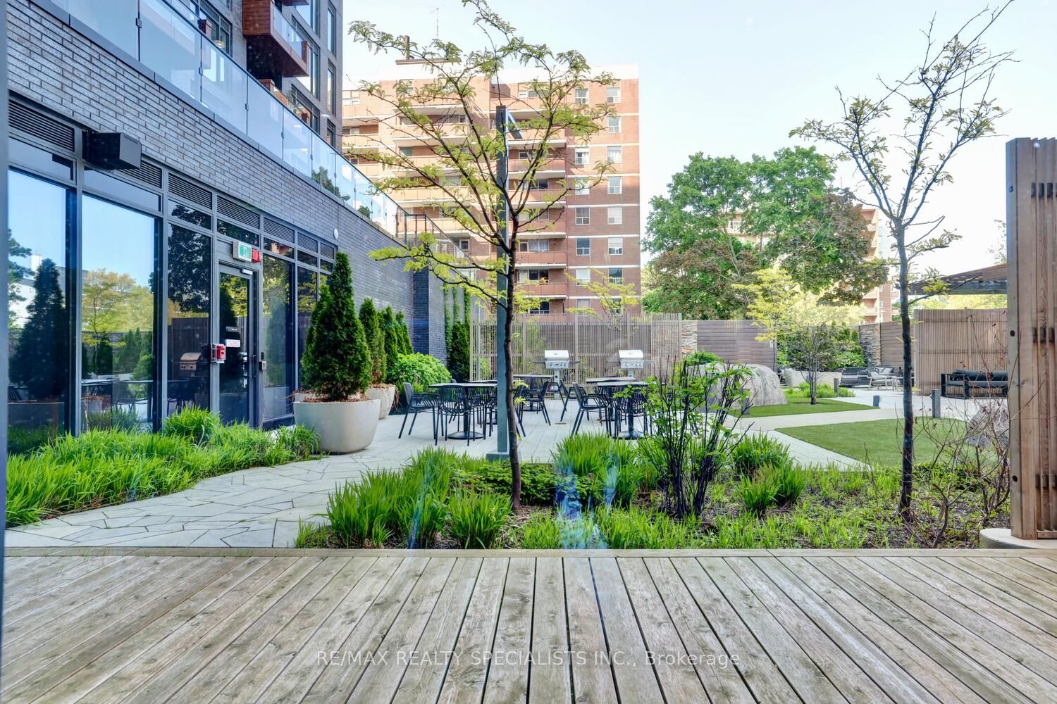 21 Park Street E, #616
