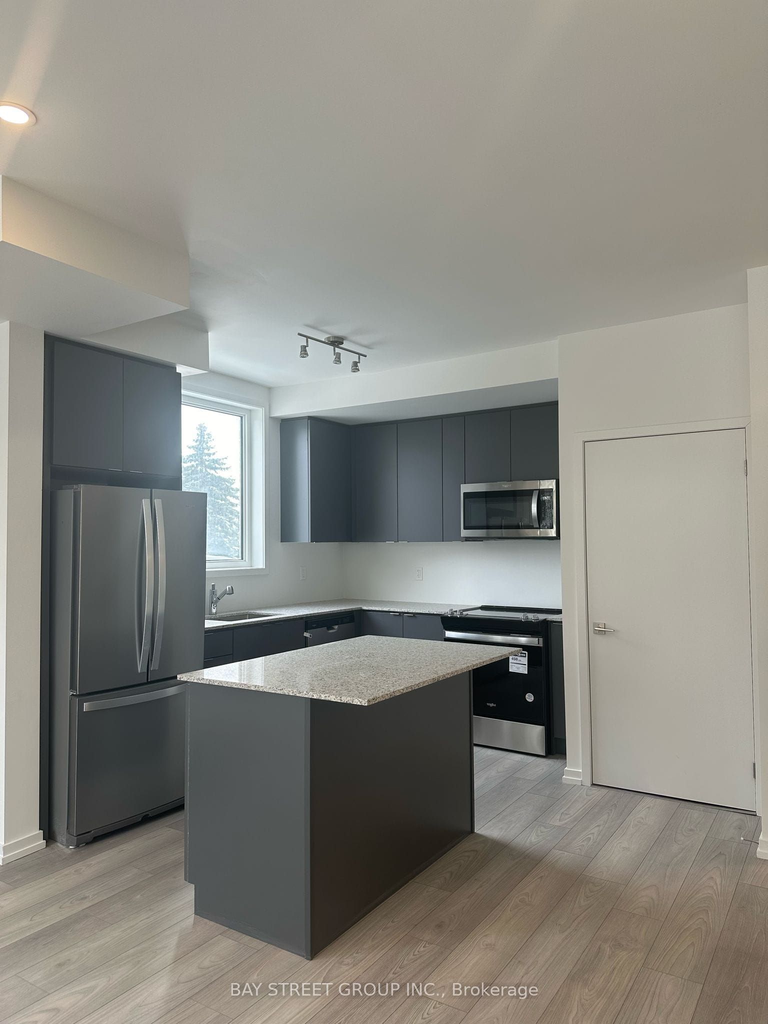 #30 - 24 Lytham Green Circle, Newmarket, ON L3Y 0H4
