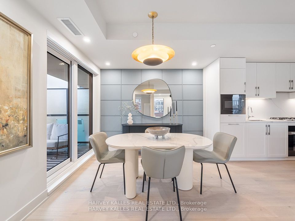 8 Manor Road W 807