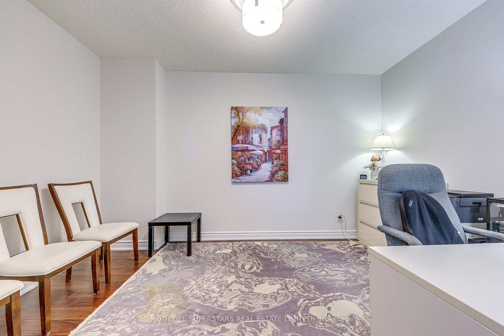 3 Bedrooms Condo at 25 Kingsbridge Garden, Mississauga For sale