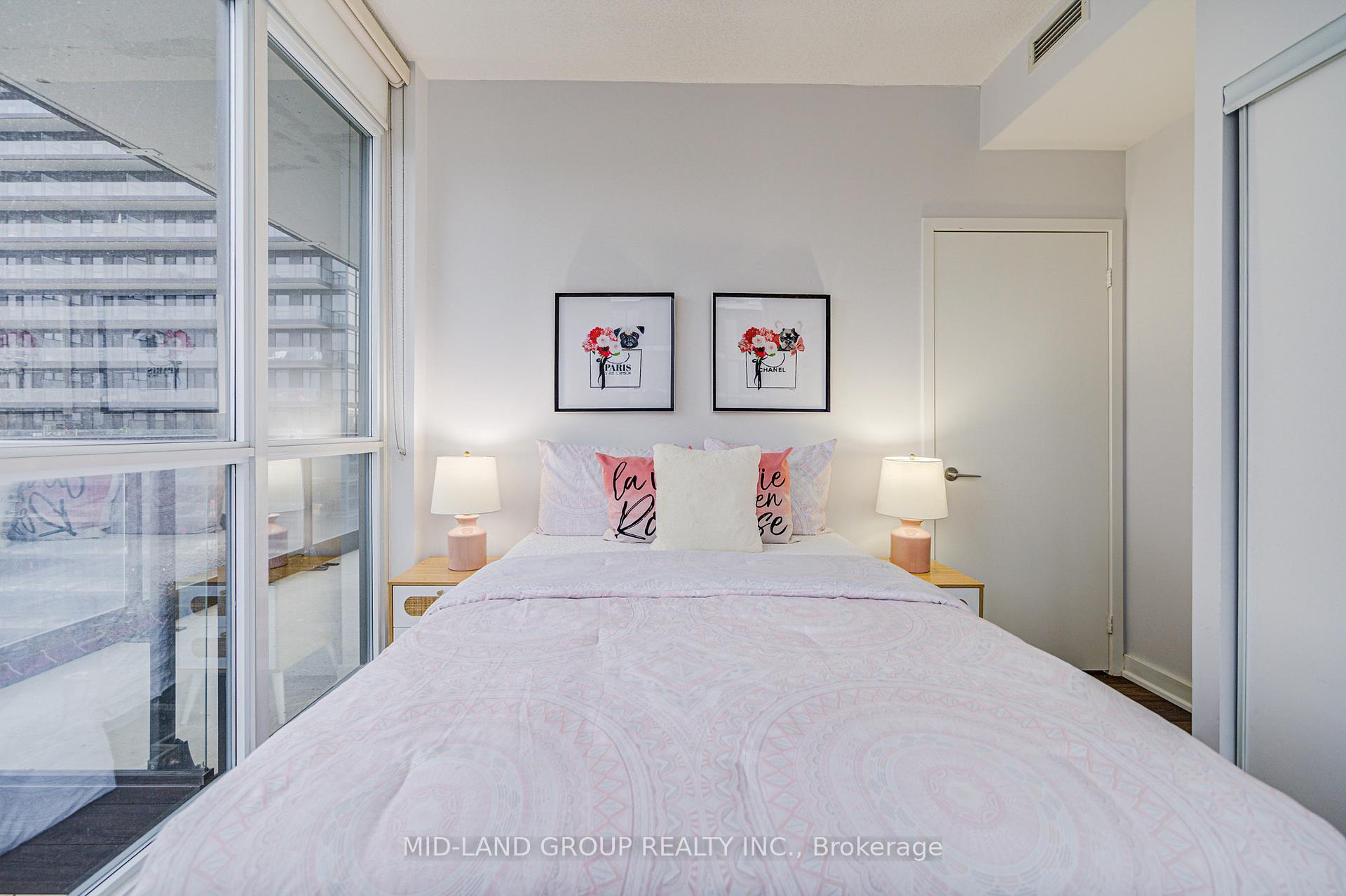 3 Bedrooms Condo at 29 Singer,  Toronto For sale