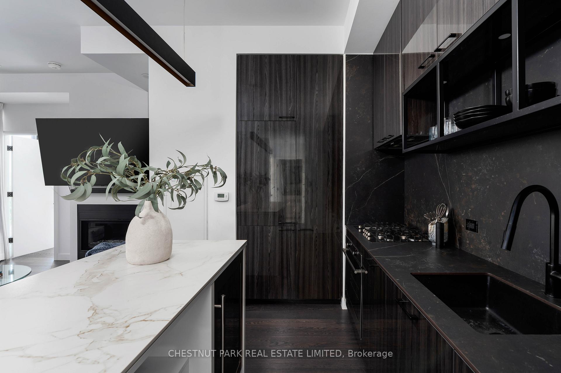 2 Bedrooms Condo at 505 Richmond, Toronto For sale