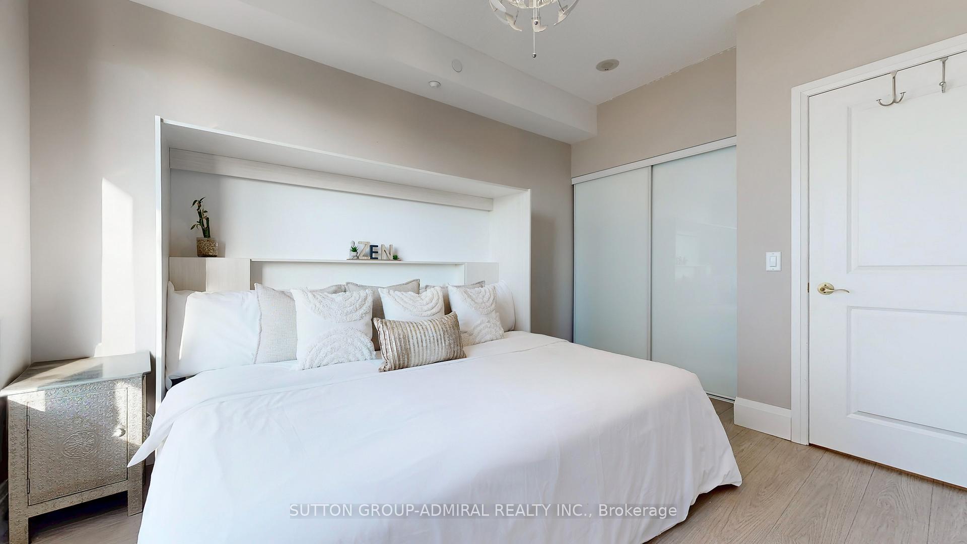 1 Bedroom Condo at 7890 Bathurst, Vaughan For sale