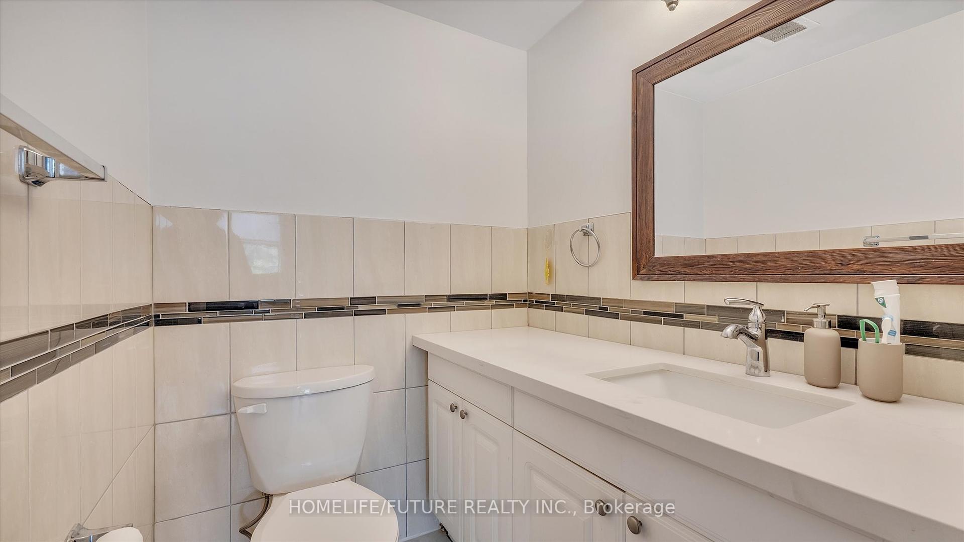 2 Bedrooms Condo at 10 Stonehill, Toronto For sale