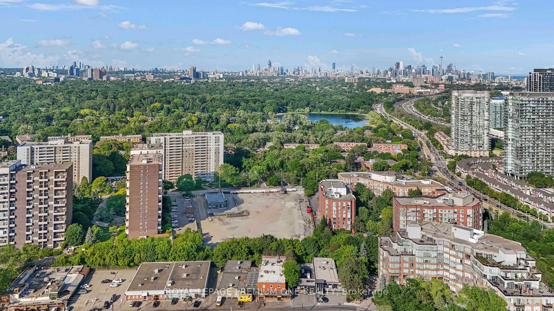 3 Bedrooms Condo at 60 Southport, Toronto For sale