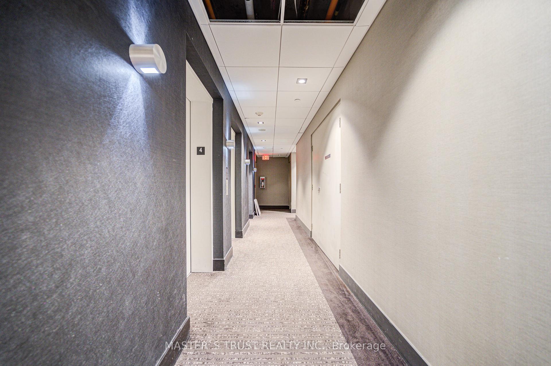 2 Bedrooms Condo at 32 Davenport, Toronto For sale