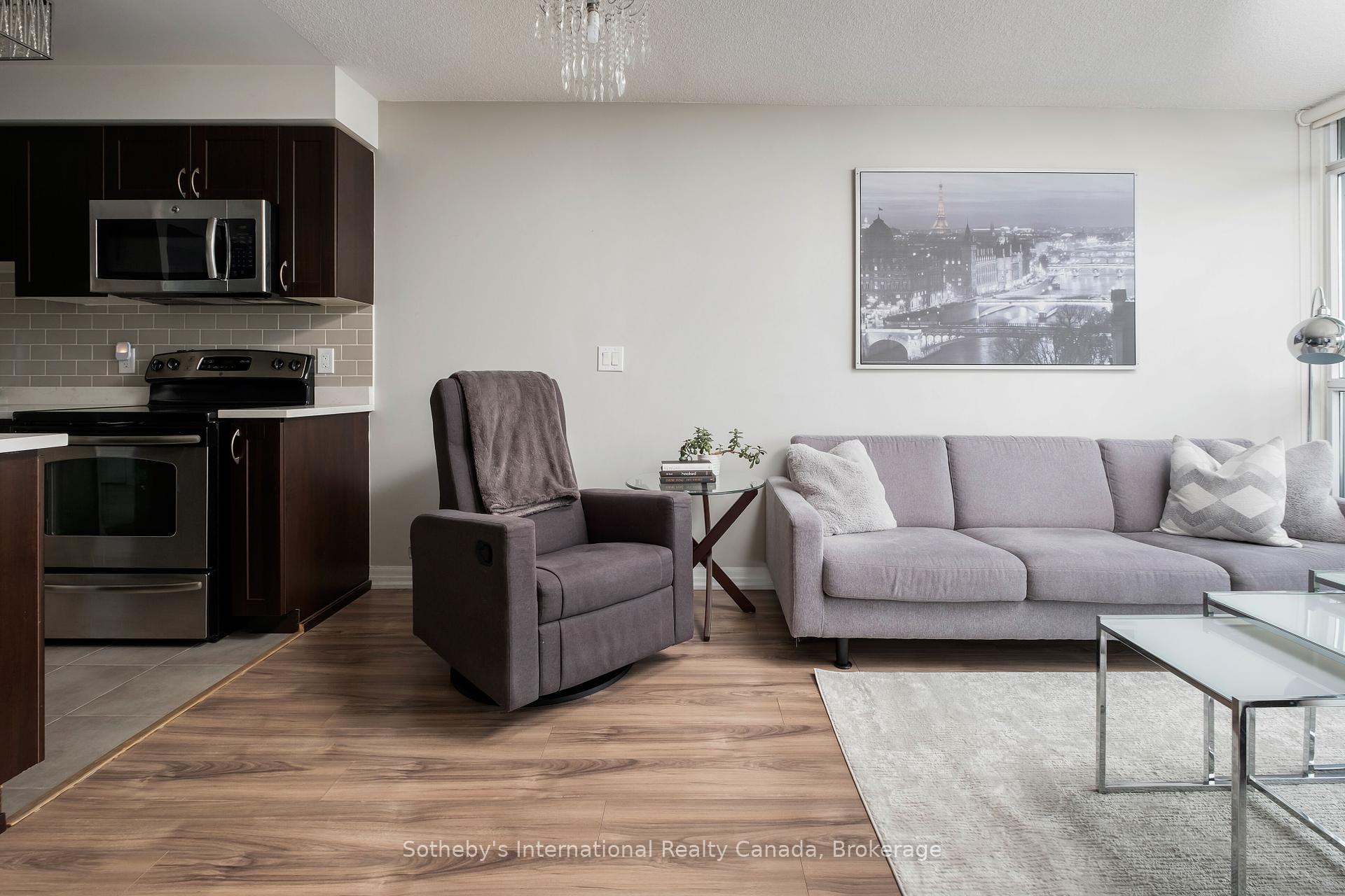 2 Bedrooms Condo at 1940 Ironstone, Burlington For sale