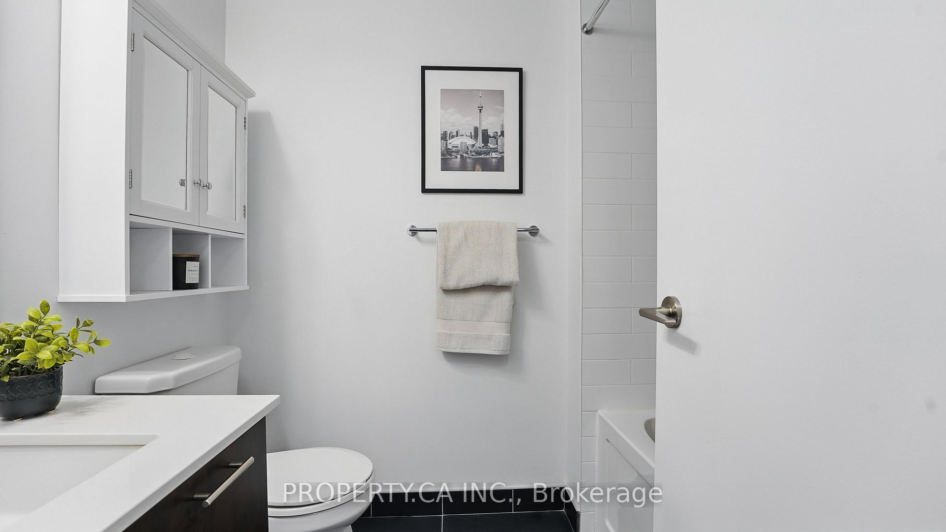 2 Bedrooms Condo at 2220 Lakeshore,  Toronto For sale
