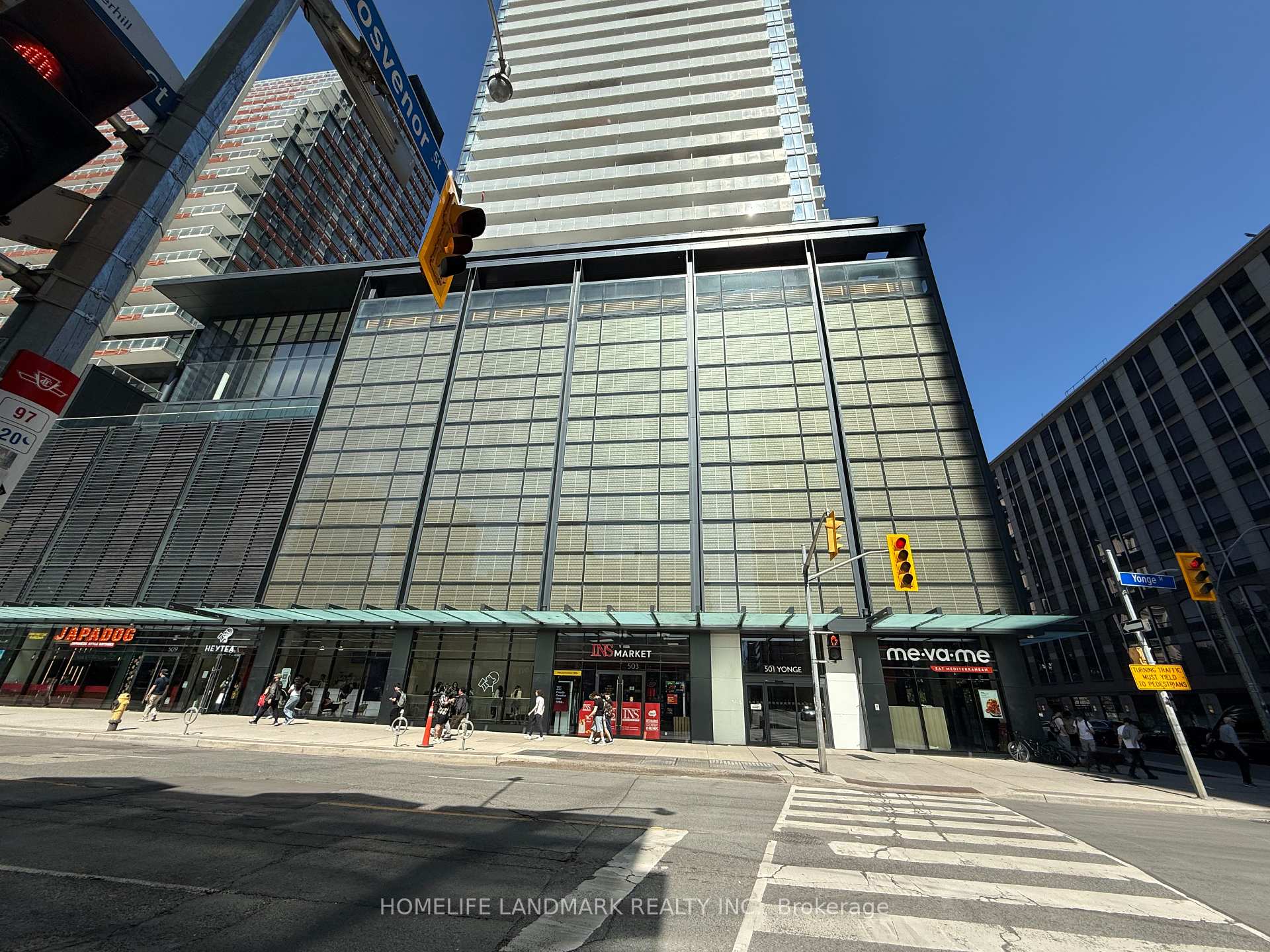 2 Bedrooms Condo at 501 Yonge, Toronto For sale