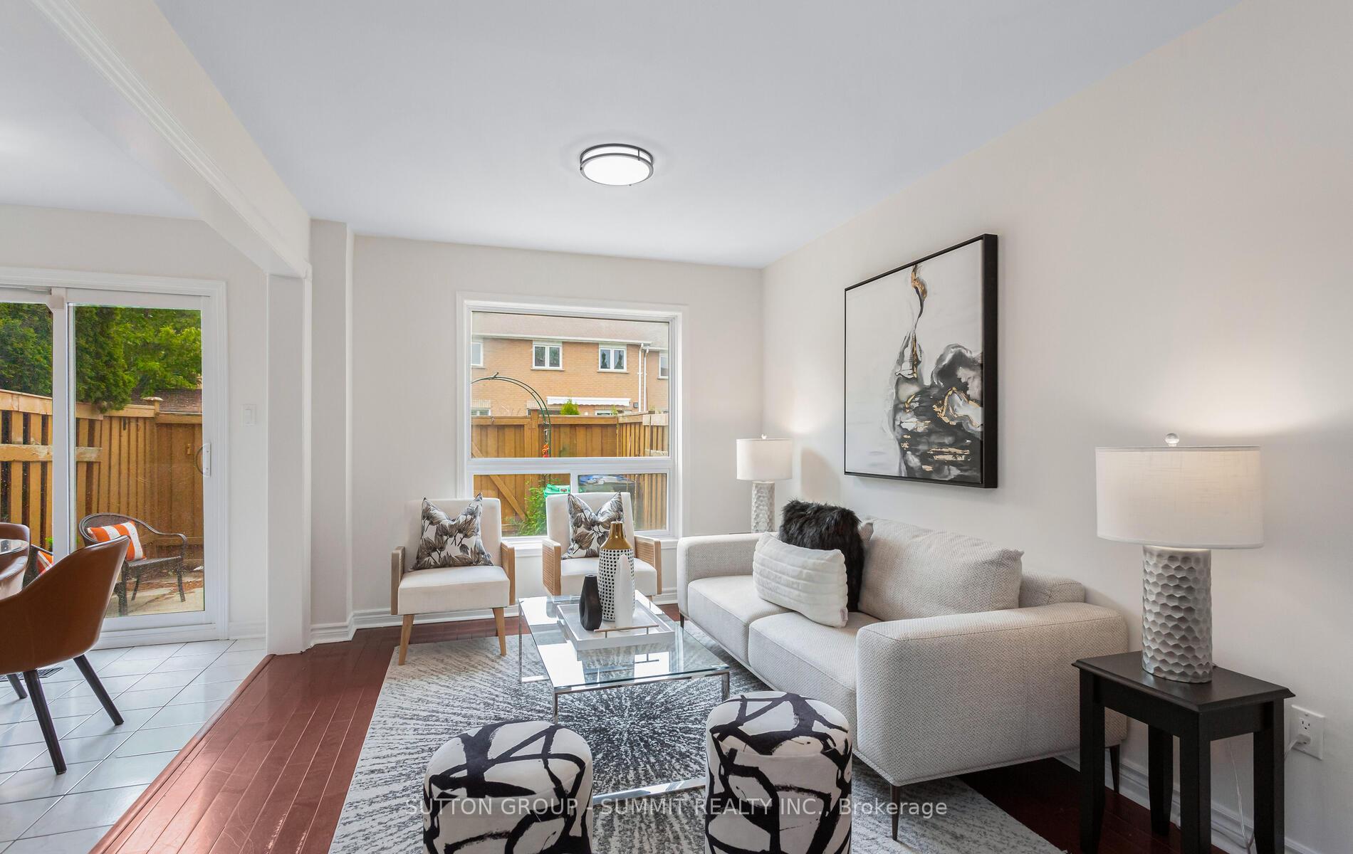 3 Bedrooms Condo at 550 Steddick, Mississauga For sale