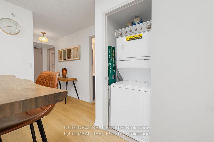 2 Bedrooms Condo at 1420 Dupont, Toronto For sale