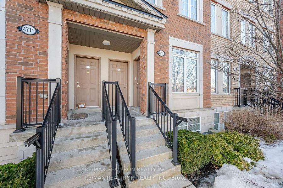 3 Bedrooms Condo at 4711 Kingston,  Toronto For sale