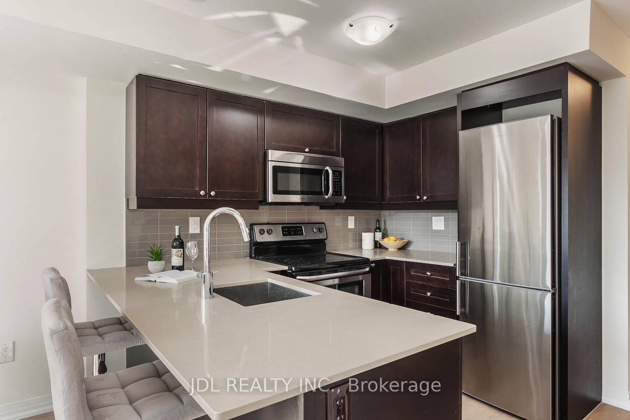 2 Bedrooms Condo at 175 William Duncan Rd,  Toronto For sale