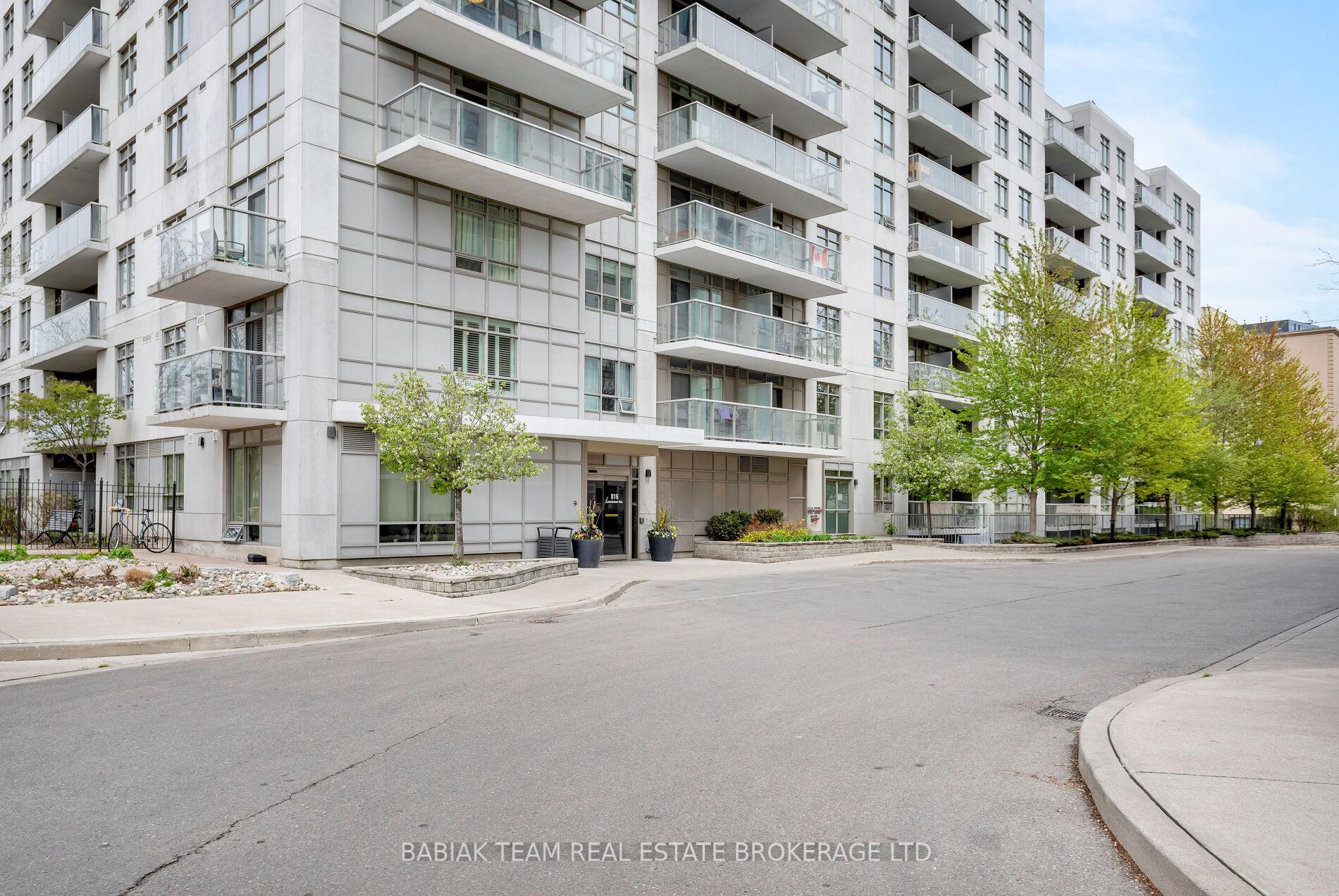 3 Bedrooms Condo at 816 Lansdowne, Toronto For sale