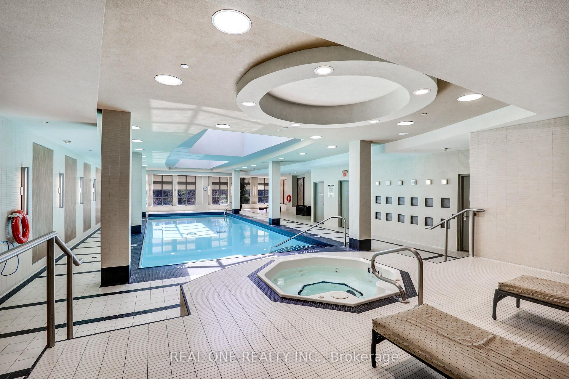 2 Bedrooms Condo at 500 Doris, Toronto For sale
