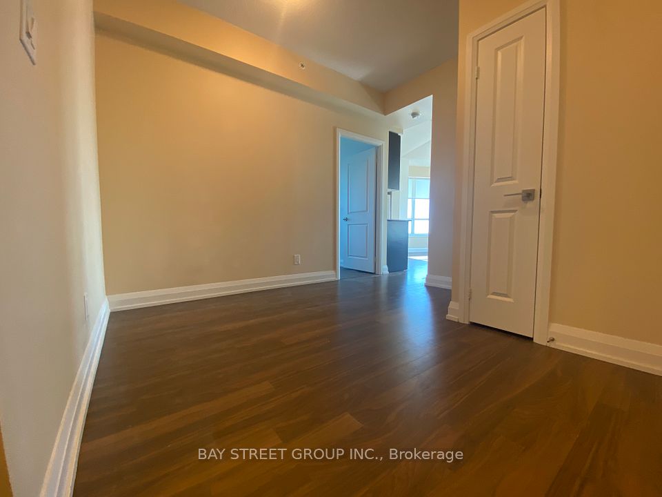 Den/Hallway