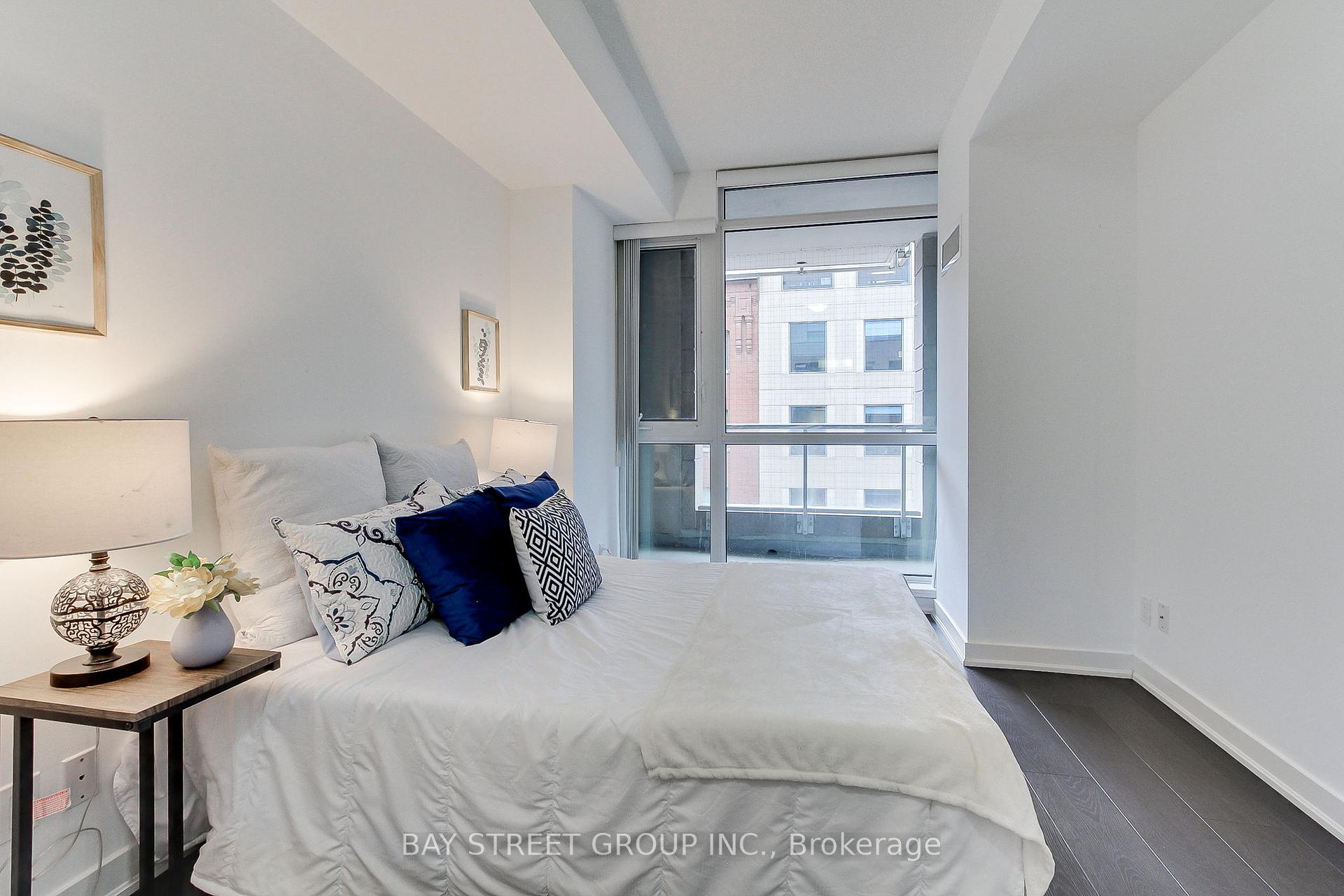 2 Bedrooms Condo at 199 Richmond, Toronto For sale