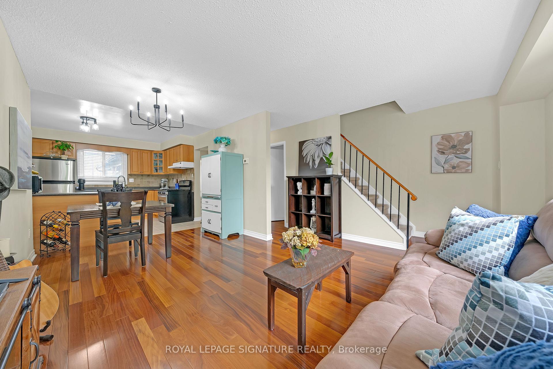 3 Bedrooms Condo at 5 Early Apple, Toronto For sale