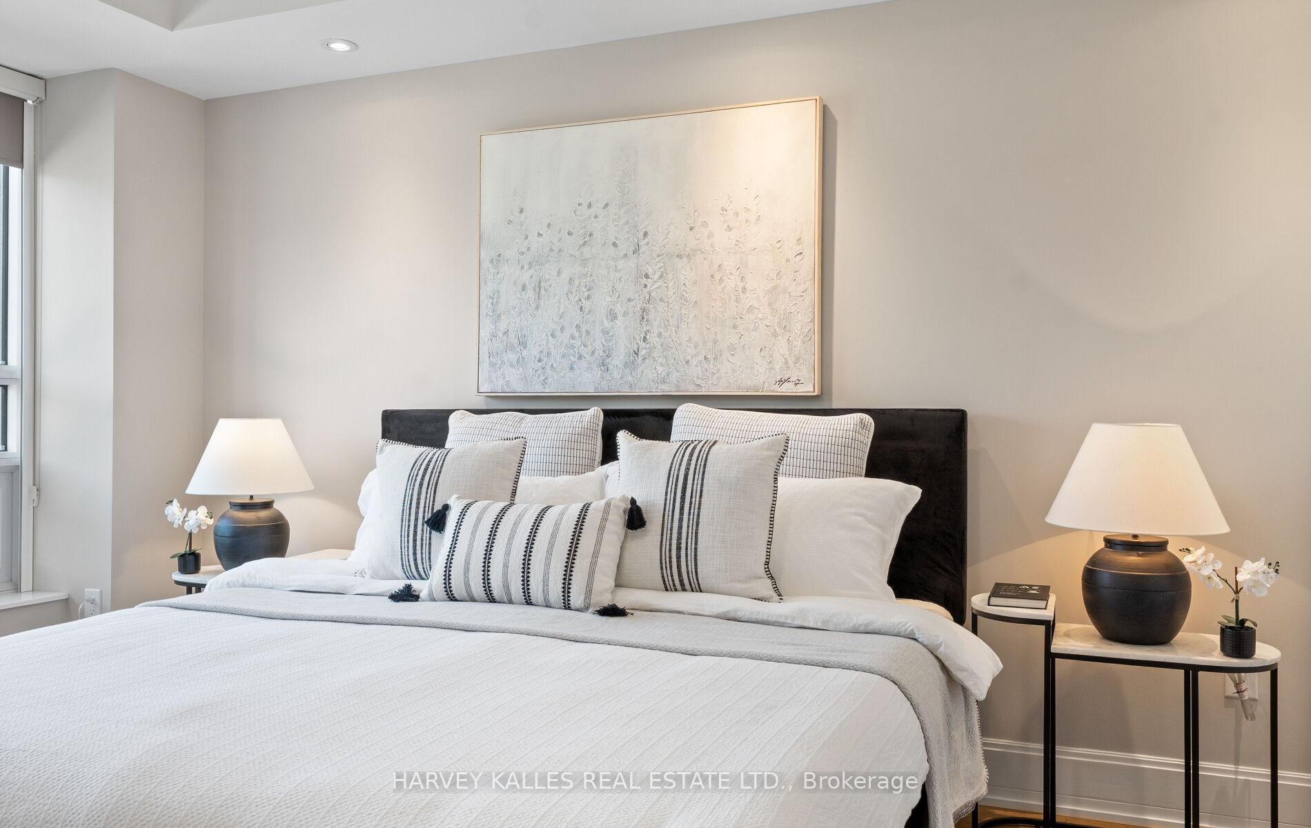2 Bedrooms Condo at 355 Bedford Park, Toronto For sale