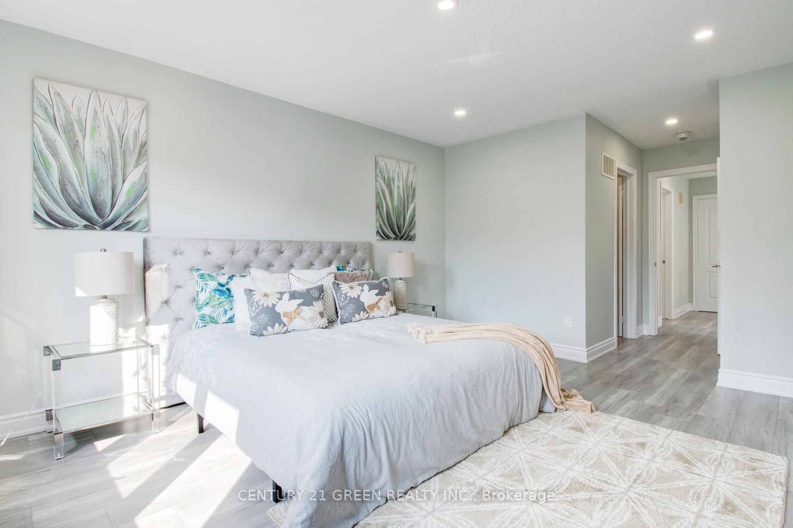 65 Yardley Crescent