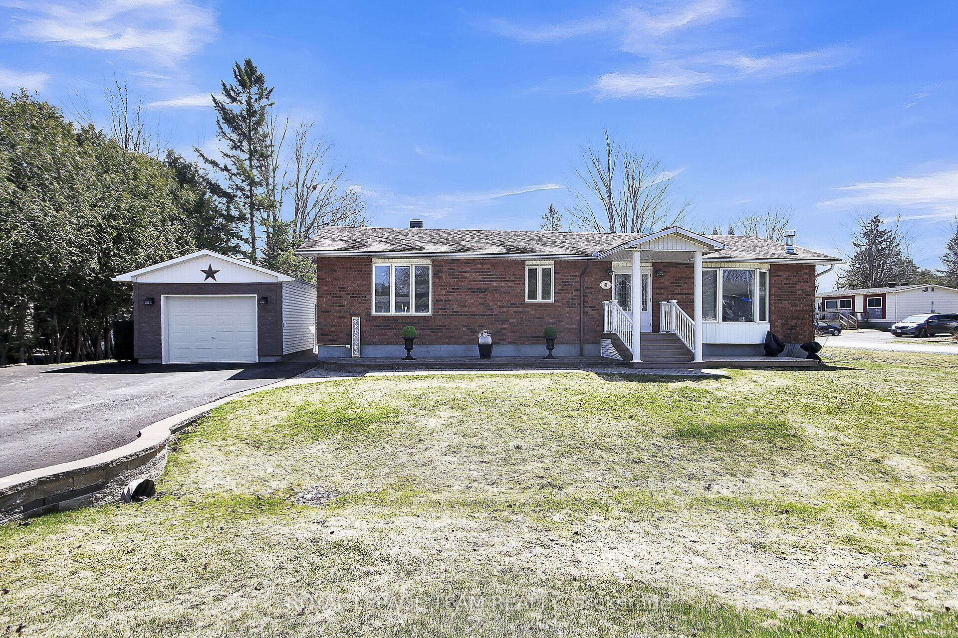 4 Lazy Nol Court, StittsvilleMunsterRichmond, ON K2S 1T4