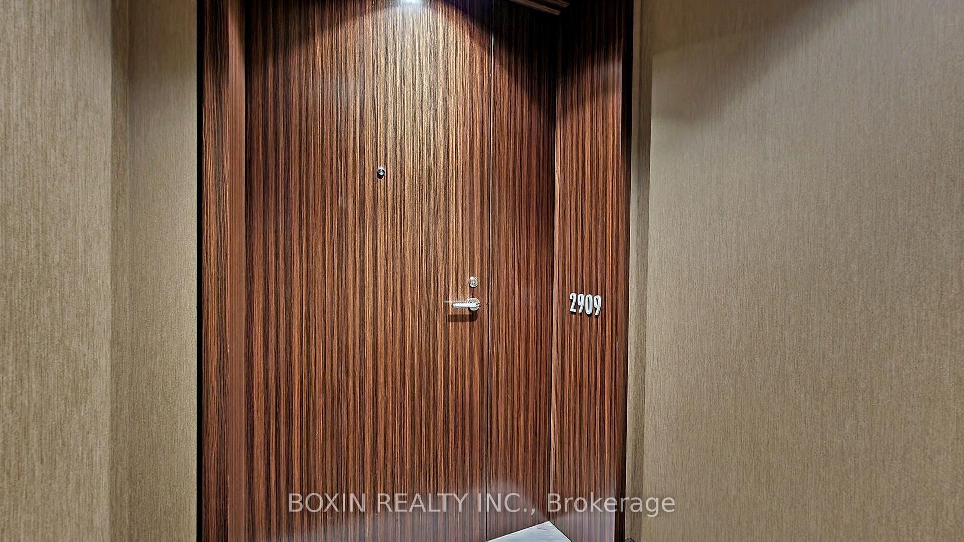 2 Bedrooms Condo at 180 University,  Toronto For sale