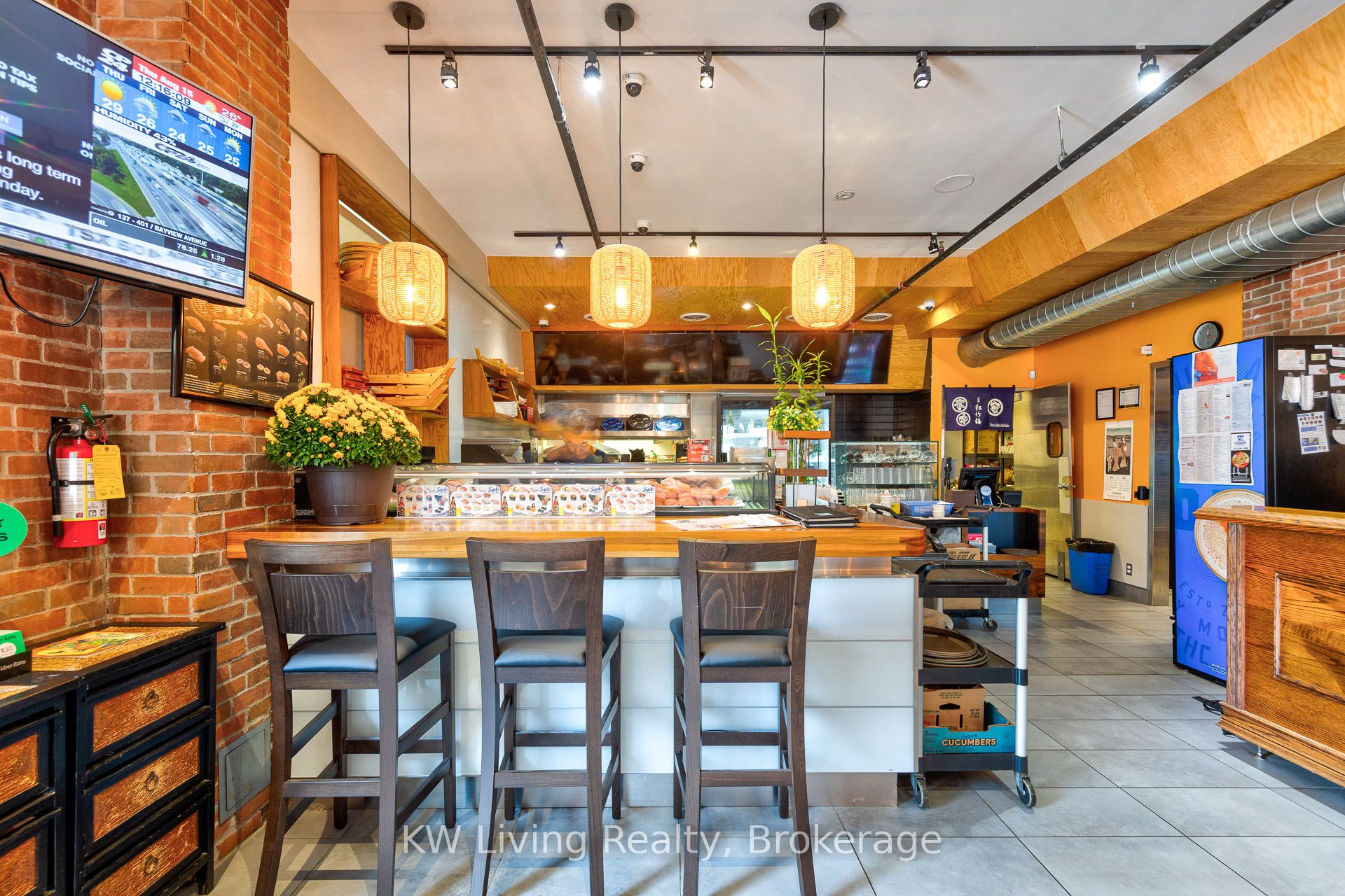 1864 Queen Street E