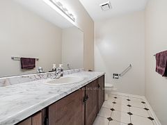 18 Finlayson Court W