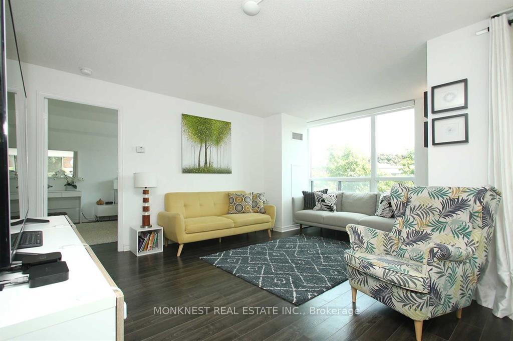 2 Bedrooms Condo at 68 Grangeway, Toronto For sale