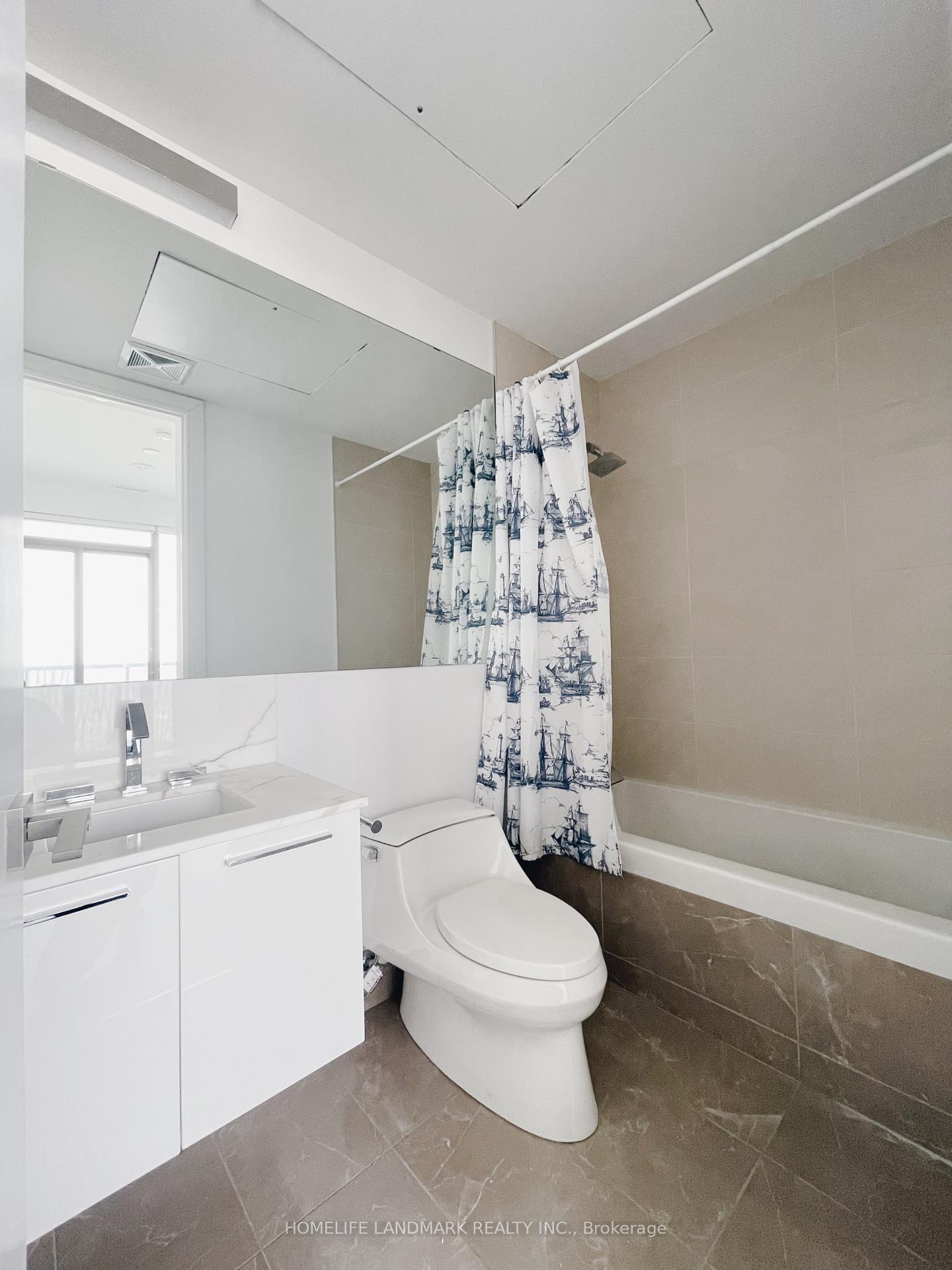 3 Bedrooms Condo at 50 Charles, Toronto For sale