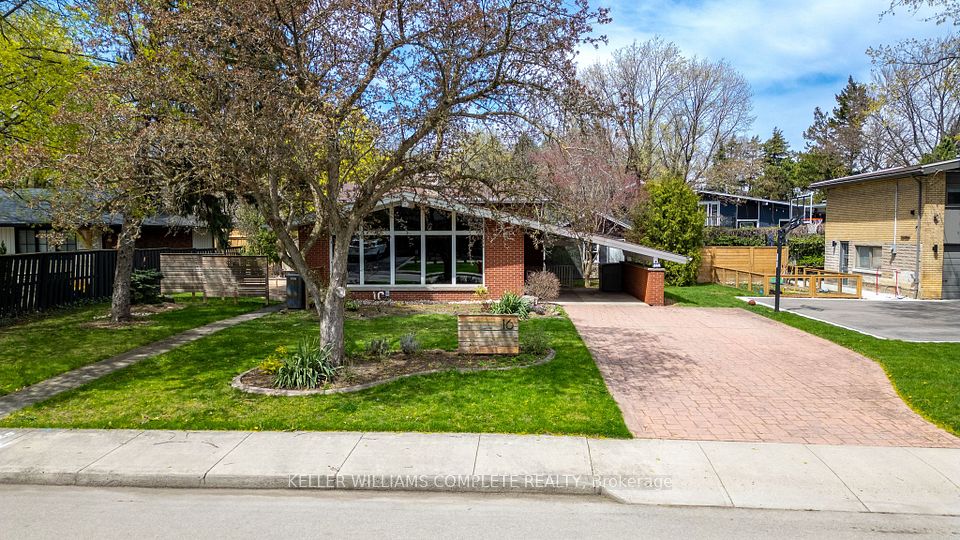 16 West 34th Street, Hamilton, ON L9C 5J9