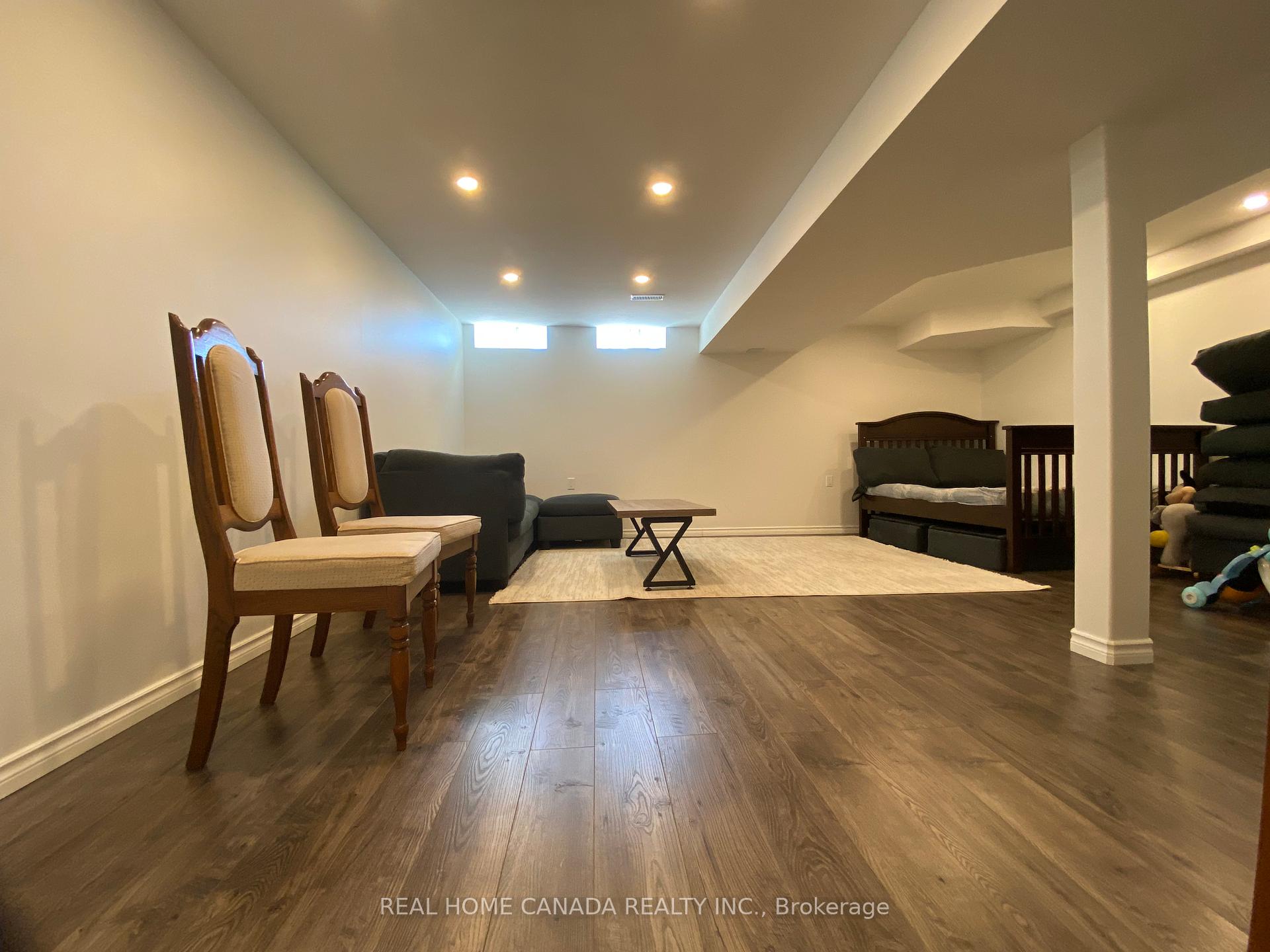 3 Bedrooms Condo at 370 Stonehenge,  Hamilton For sale