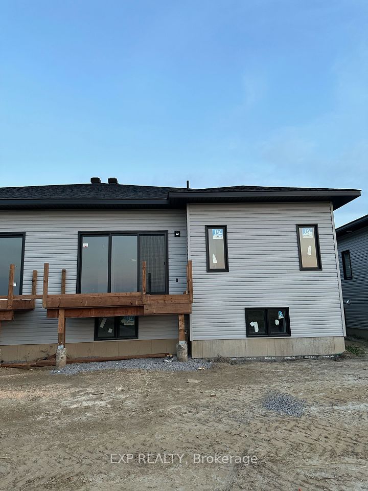 826 Namur Street, Russell, ON K0A 2M0