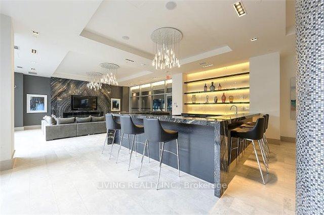 2 Bedrooms Condo at 525 Adelaide, Toronto For sale