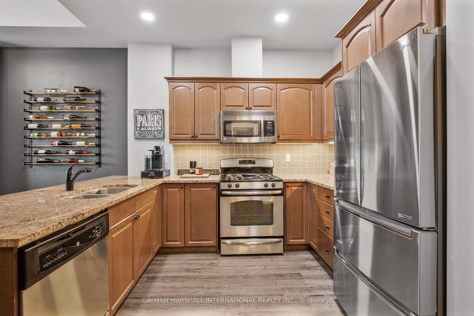 2 Bedrooms Condo at 360 Pearl, Burlington For sale