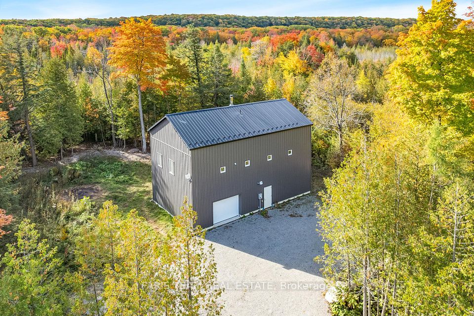 2576 Champlain