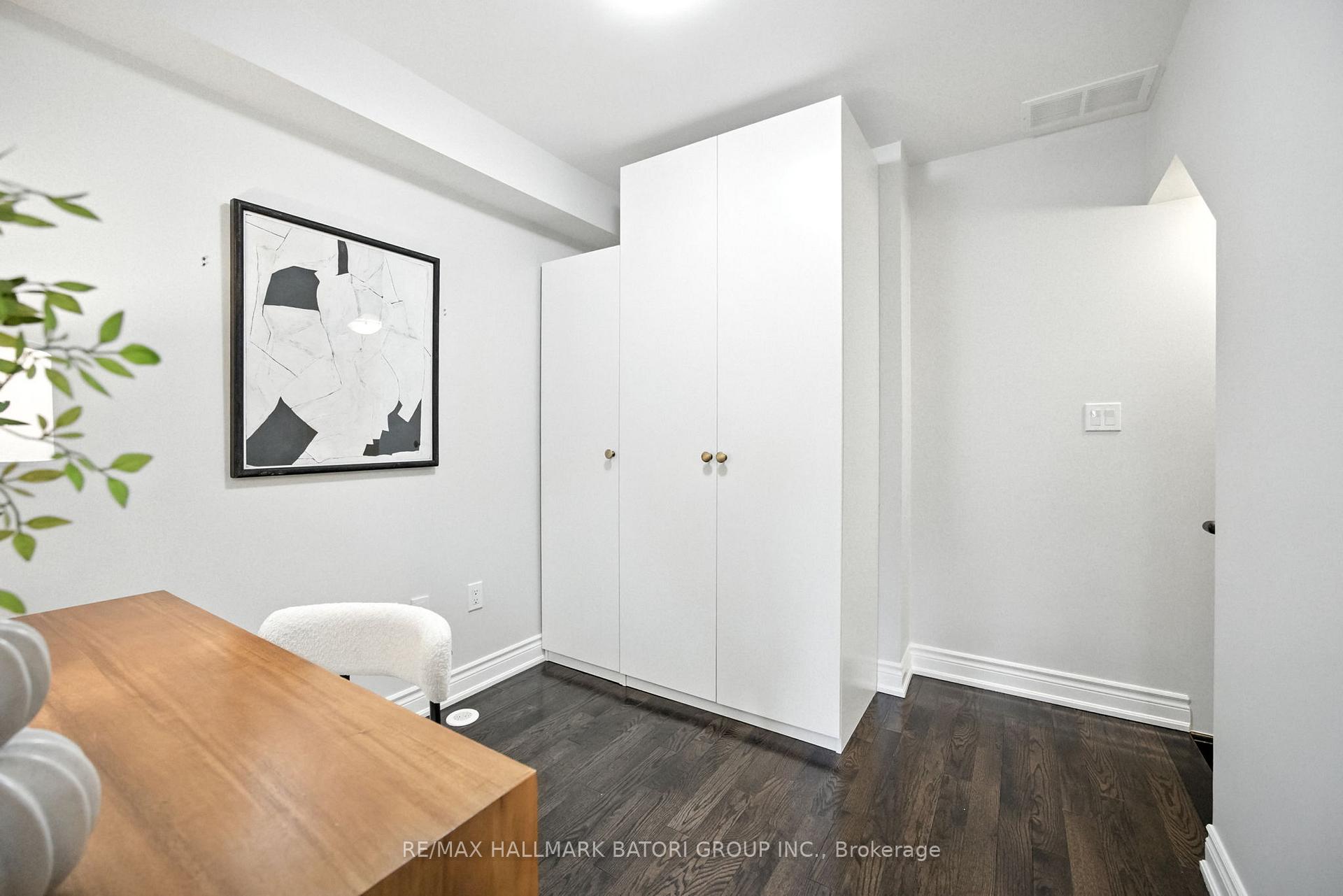 4 Bedrooms Condo at 2110 Bayview, Toronto For sale