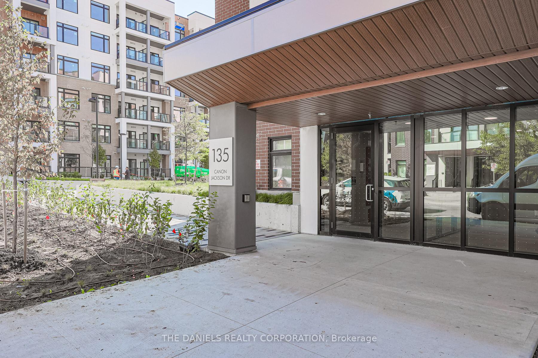 2 Bedrooms Condo at 135 Canon Jackson,  Toronto For sale