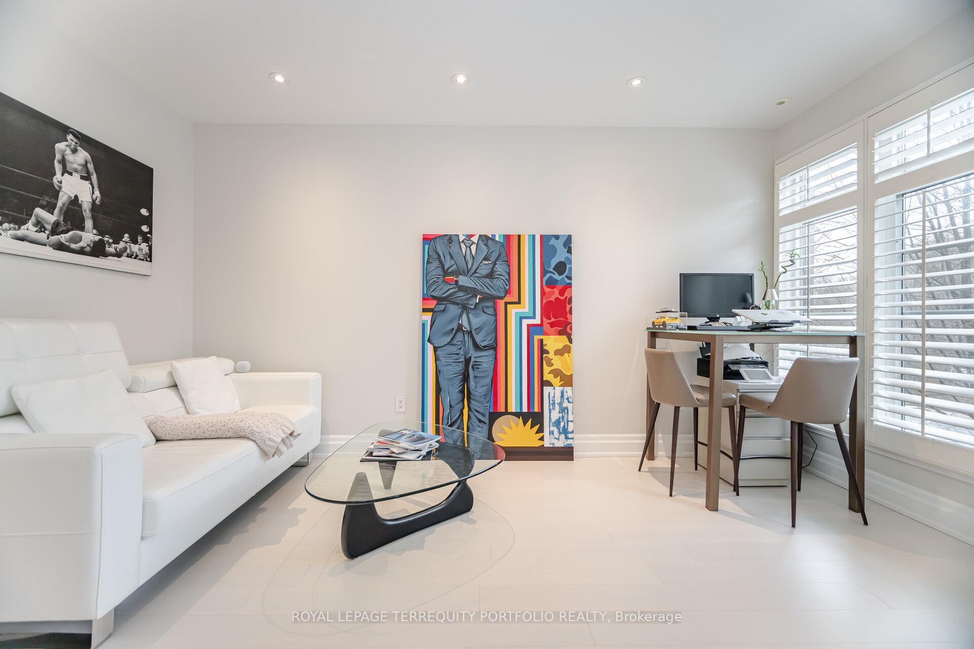 4 Bedrooms Condo at 51 York Mills,  Toronto For sale