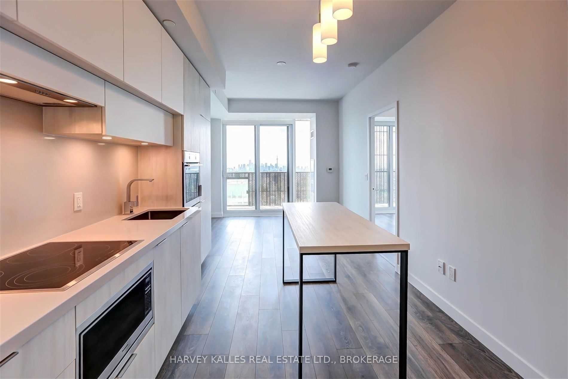 8 Eglinton Avenue E 5201