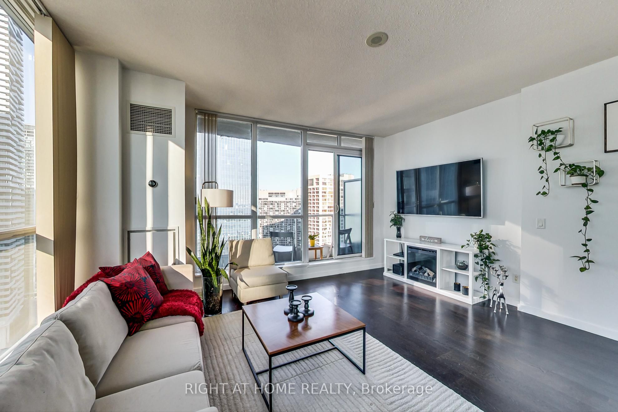 8 York Street W, #3102