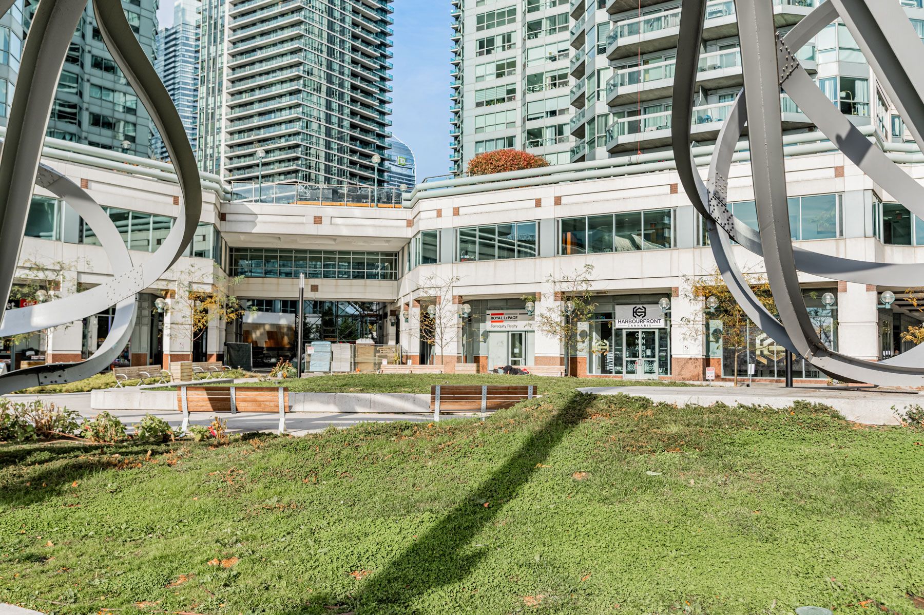 6A Yonge Street Toronto C01 Ontario M5E 0E9