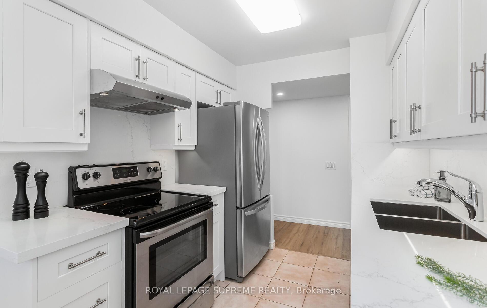 2 Bedrooms Condo at 35 Finch, Toronto For sale