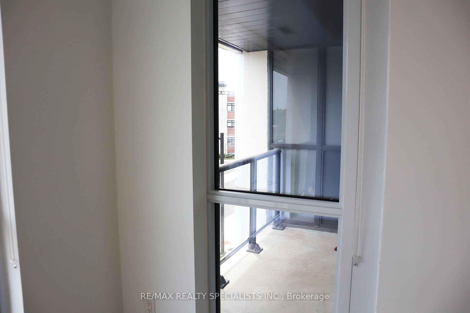 2 Bedrooms Condo at 1063 Douglas McCurdy, Mississauga For sale