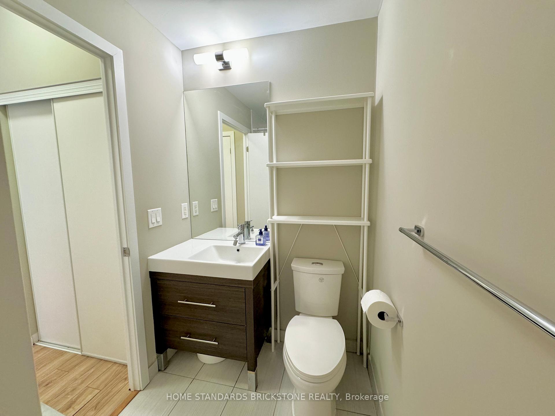 1 Bedroom Condo at 70 Forest Manor,  Toronto For sale