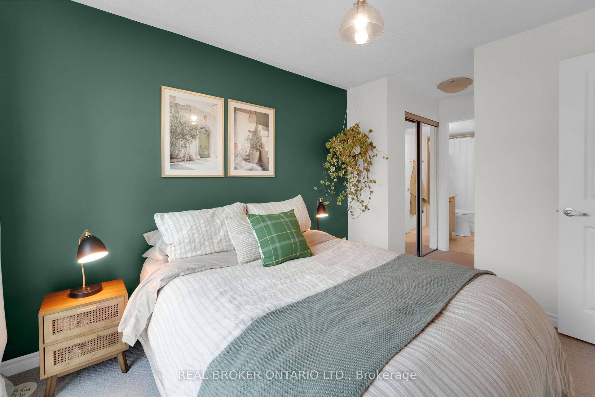 2 Bedrooms Condo at 100 Long Branch, Toronto For sale