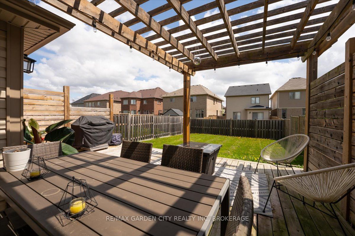 8648 DOGWOOD Crescent