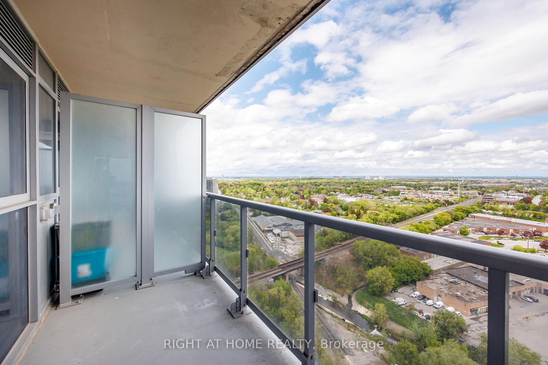 2 Bedrooms Condo at 225 Village Green, Toronto For sale