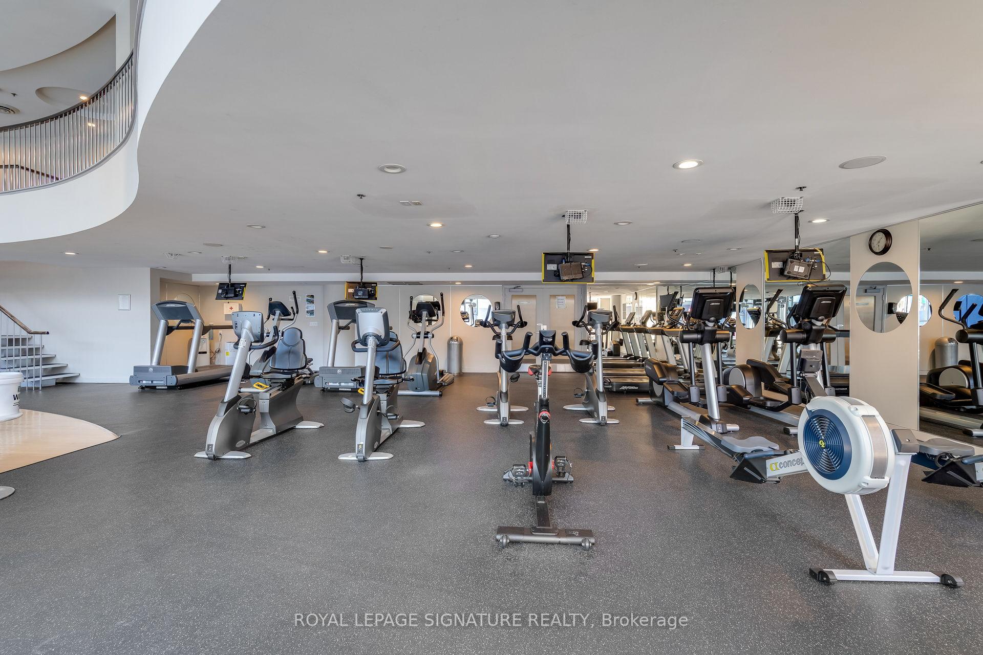 2 Bedrooms Condo at 323 Richmond, Toronto For sale