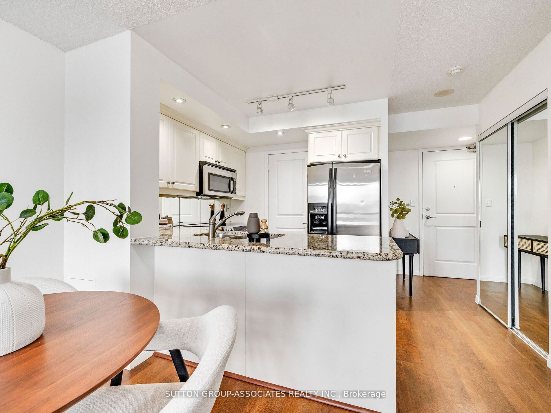 900 Mount Pleasant Road, #320